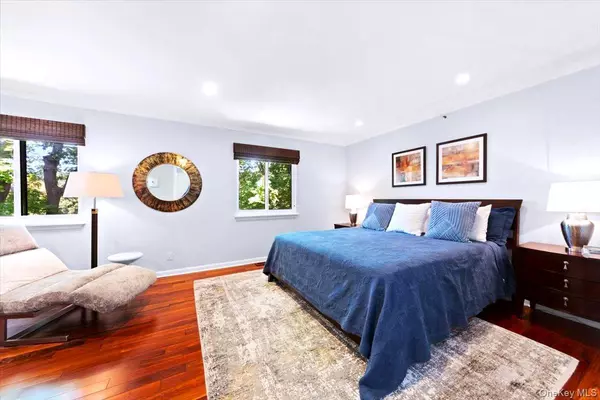 Hartsdale, NY 10530,301 Old Cedar RD