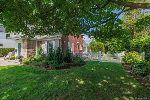 Rockville Centre, NY 11570,33 Purdy CT