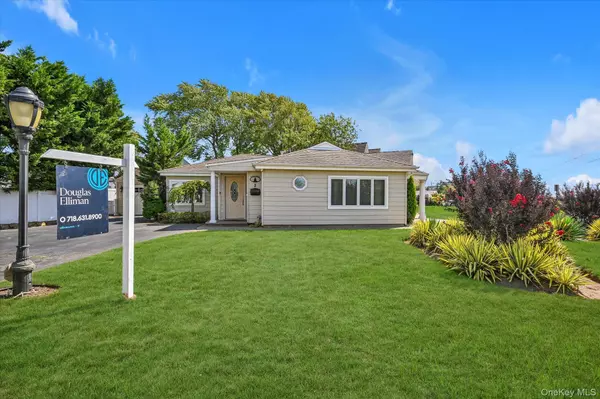 2 Adam RD, Massapequa, NY 11758
