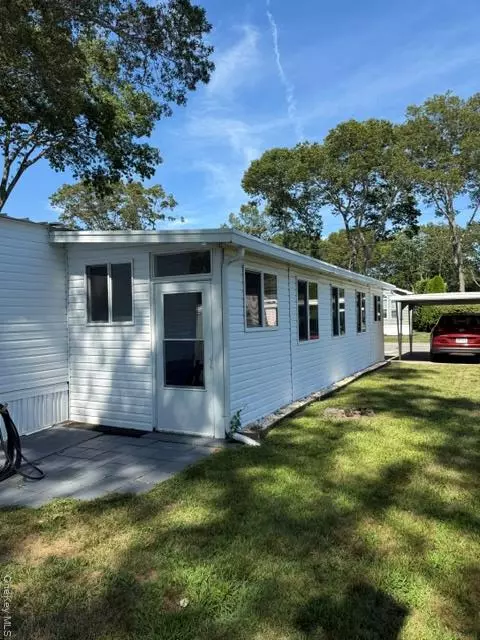 Riverhead, NY 11901,1661 Old Country RD #163