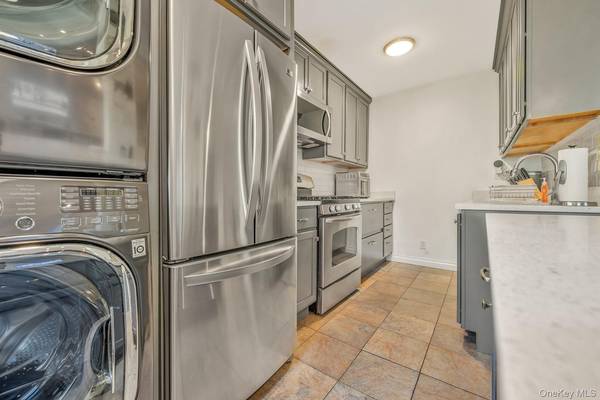 19916 21st AVE #1336, Whitestone, NY 11357