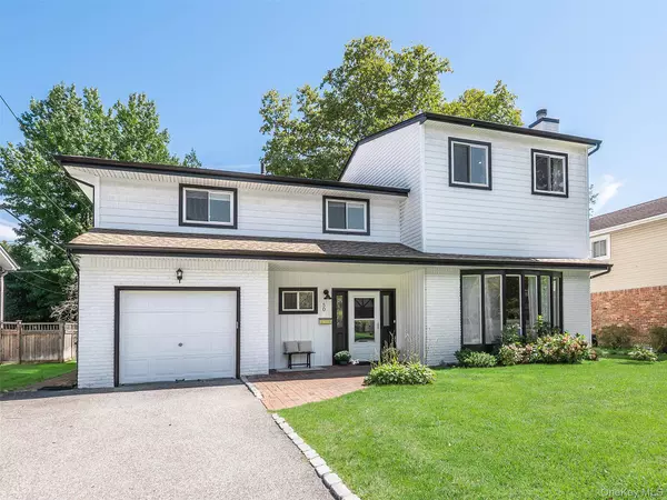 50 Soundview DR, Port Washington, NY 11050