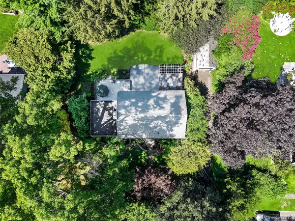 Port Washington, NY 11050,7 Reid AVE