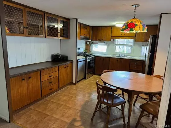 Calverton, NY 11933,658 Sound AVE #H-12