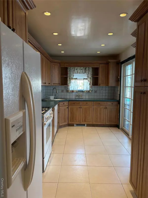 Bellerose, NY 11426,8436 252nd ST