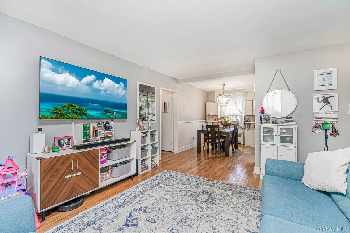 Howard Beach, NY 11414,8112 155th AVE #54