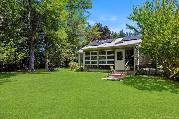 26 S Menantic RD, Shelter Island, NY 11964