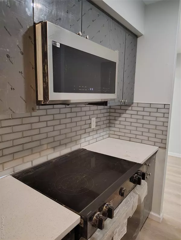 Ridge, NY 11961,Address not disclosed