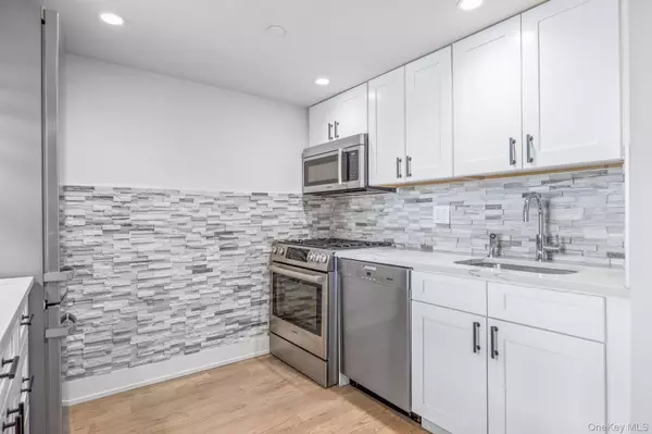 Brooklyn, NY 11222,282 Nassau AVE #3A