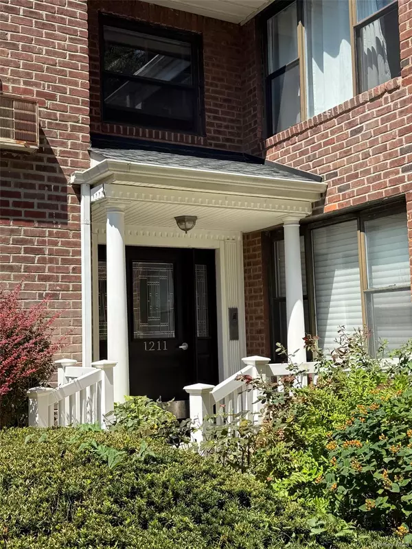 Hewlett, NY 11557,1211 E Broadway #C-24