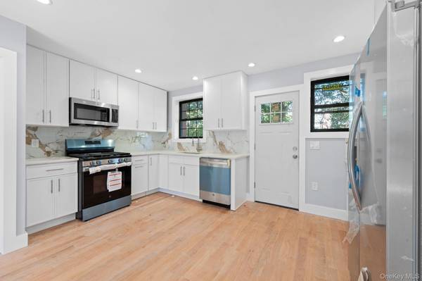 1642 Hering AVE, Bronx, NY 10461