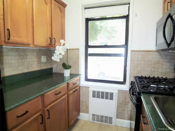 Mount Vernon, NY 10552,485 E Lincoln AVE #105