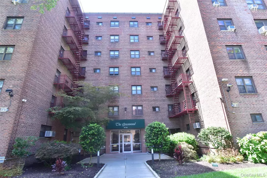 87-30 204 ST #B55, Hollis, NY 11423