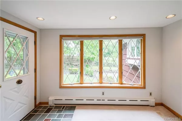 Valley Cottage, NY 10989,25 Lowerre PL