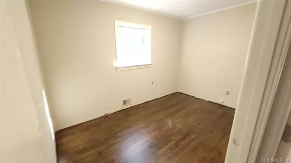 Central Islip, NY 11722,257 Fruitwood LN