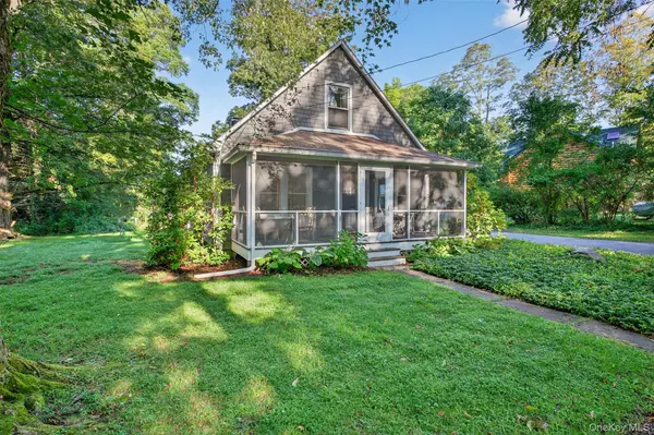 11 Ackert Hook RD, Rhinebeck, NY 12572