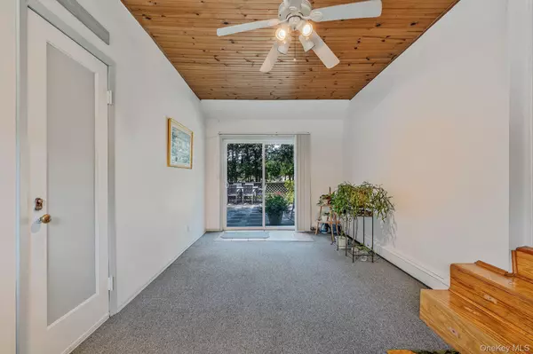 Yaphank, NY 11980,84 Yaphank AVE