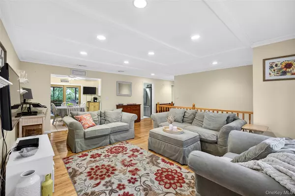 Pleasantville, NY 10570,50 Brentwood DR