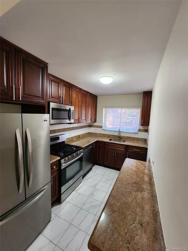 Kew Garden Hills, NY 11367,144-41 76 AVE