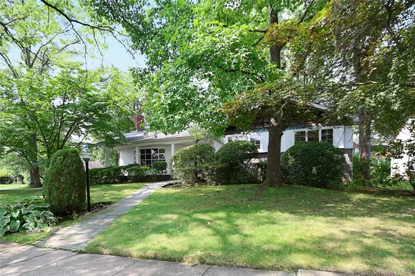 245 Birch DR #roslyn, Roslyn, NY 11576
