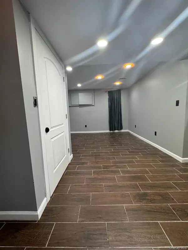 Hollis, NY 11436,11623 Inwood ST