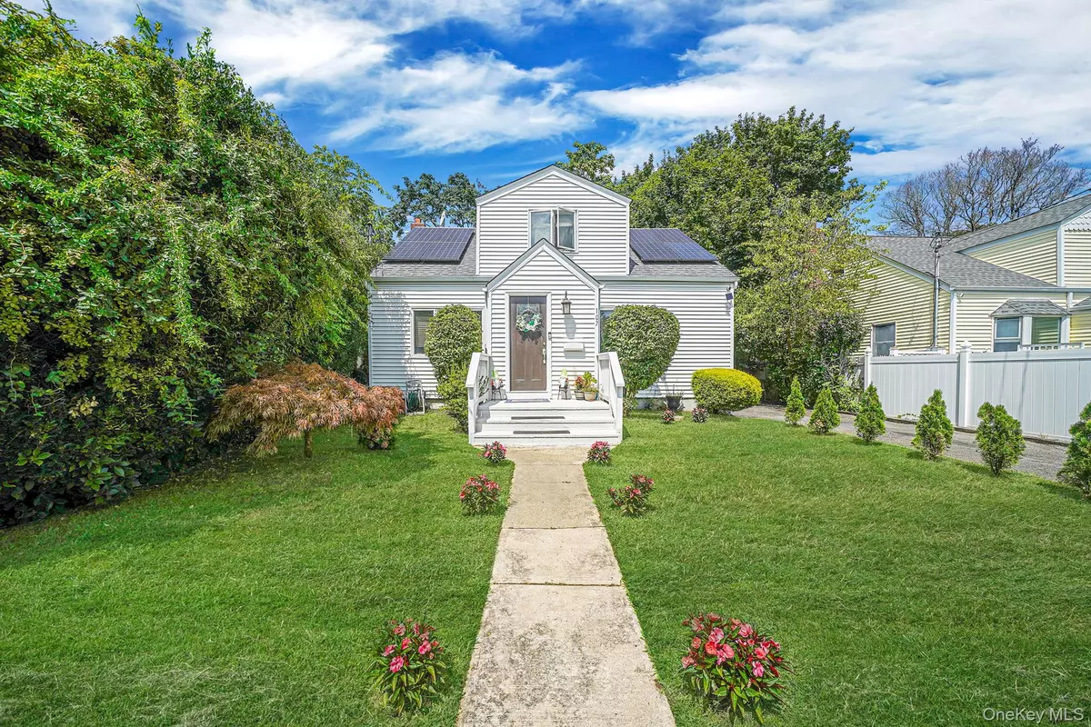 Huntington Station, NY 11746,107 E 9th ST