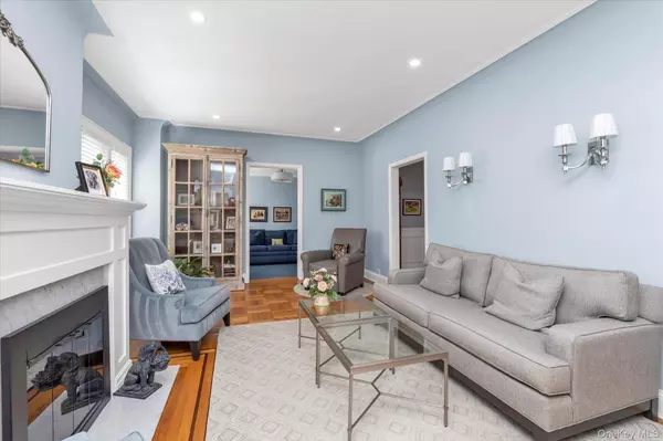 Lynbrook, NY 11563,59 Manor RD