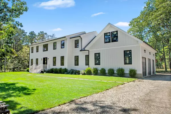 95 N Summit BLVD, Westhampton, NY 11977