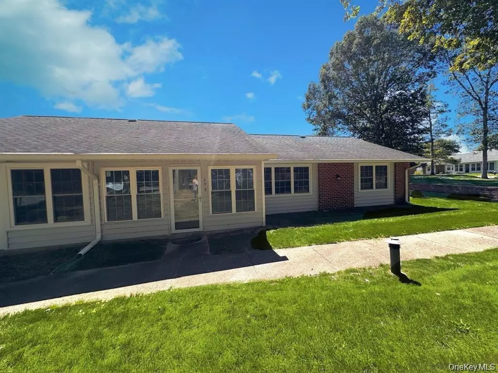 Ridge, NY 11961,69B Enfield CT #B