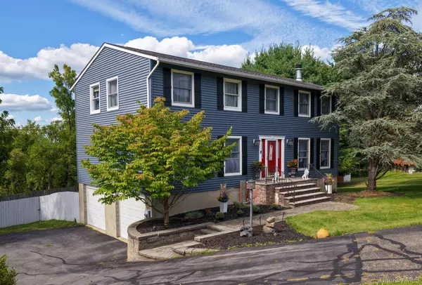 Chester, NY 10918,2 Dawn CT