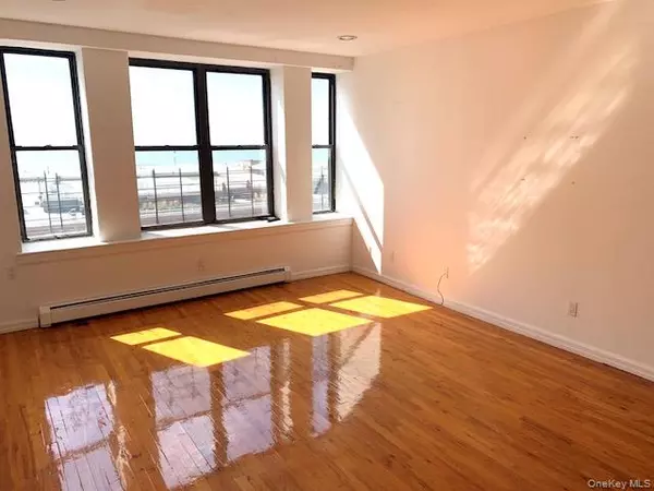 Long Beach, NY 11561,25 W Broadway #205