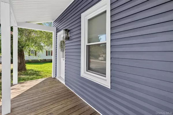 Rosendale, NY 12472,293 Main ST