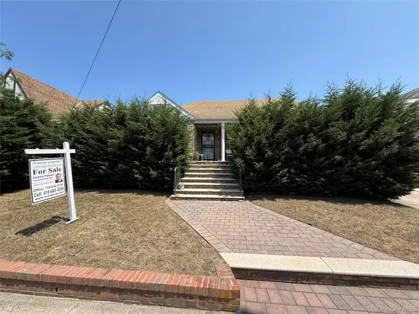 420 Beach 142nd ST, Neponsit, NY 11694