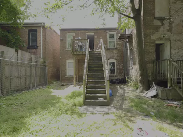 Newburgh, NY 12550,83 William ST