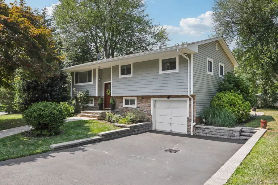 961 Tilton RD, Valley Cottage, NY 10989