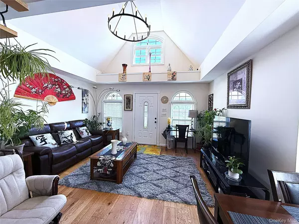 Amity Harbor, NY 11701,3 Desoto RD