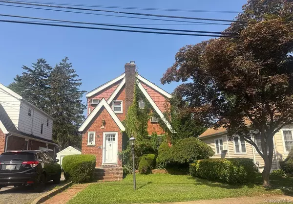 1900 Carleton PL, Baldwin, NY 11510