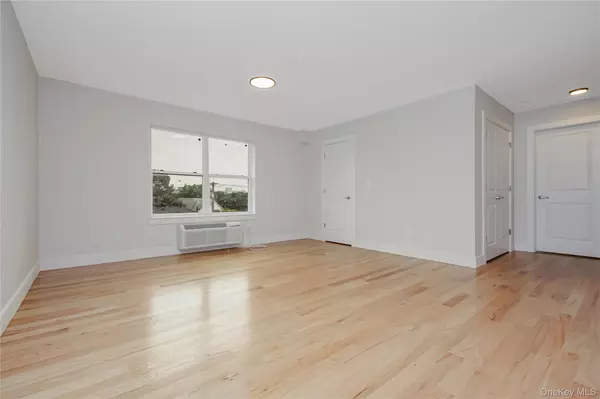 Hempstead, NY 11550,539 Front ST #3B