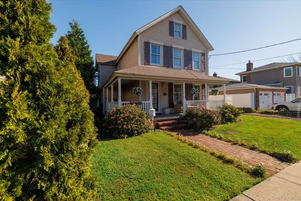 Rockville Centre, NY 11570,7 Waverly PL