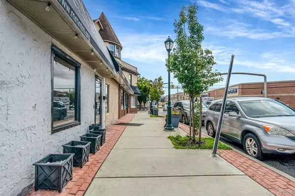 Oceanside, NY 11572,9 Davison AVE #B