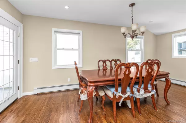 Massapequa Park, NY 11762,332 Eastlake AVE