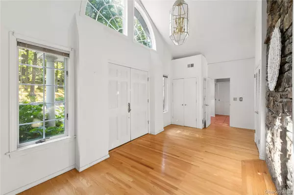 Bedford Corners, NY 10549,120 McLain ST