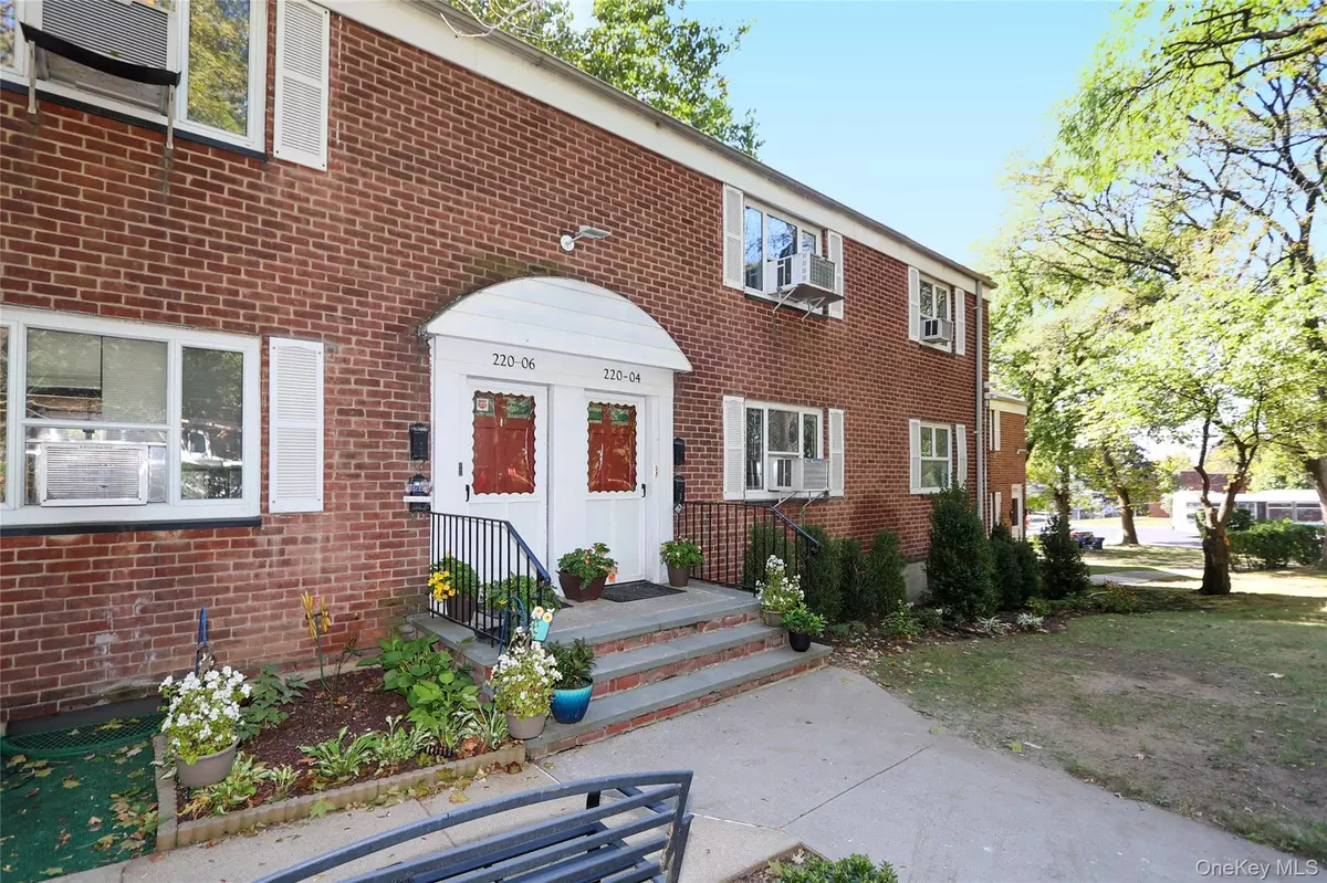 Queens Village, NY 11427,220-04 Stronghurst AVE #18-5