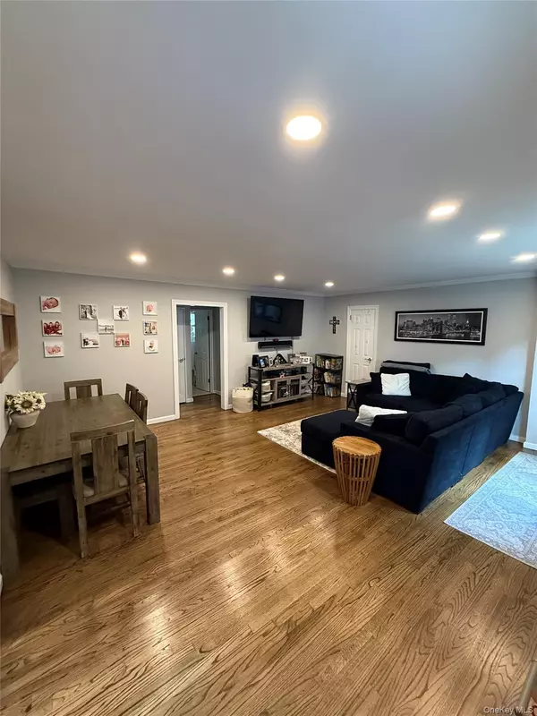 Bayside, NY 11360,21-38 202nd ST #1-207