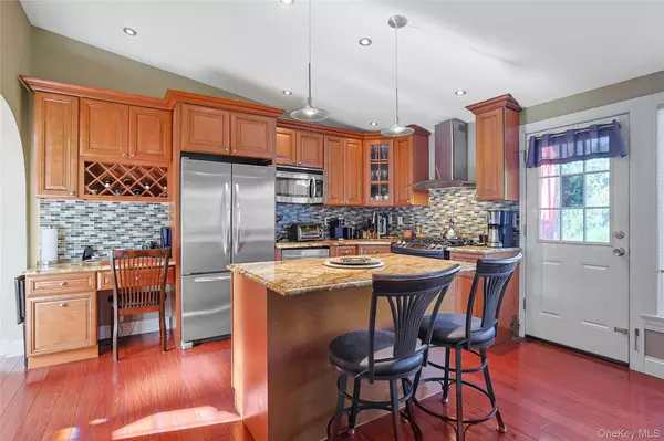 Yorktown Heights, NY 10598,1795 Morningview DR