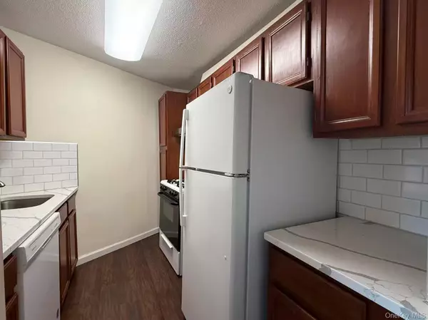 Bayside, NY 11360,2 Bay Club DR #17H
