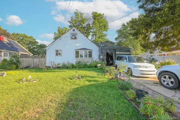 Brentwood, NY 11717,12 Garnet DR