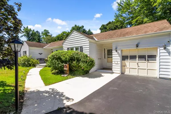 Poughkeepsie, NY 12603,5 Priscilla LN