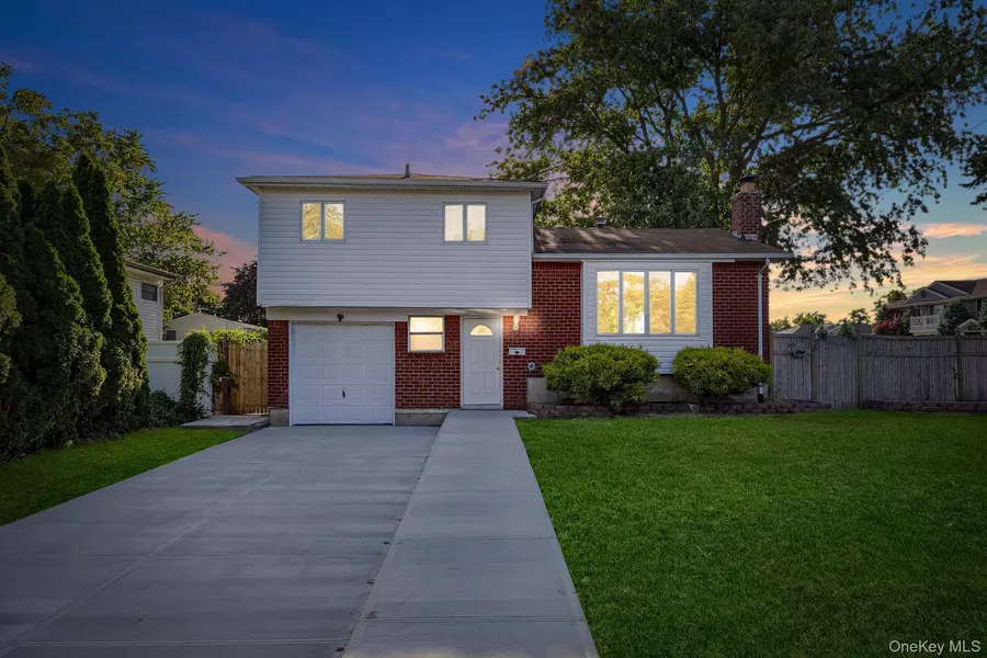 20 E 8th ST, Deer Park, NY 11729