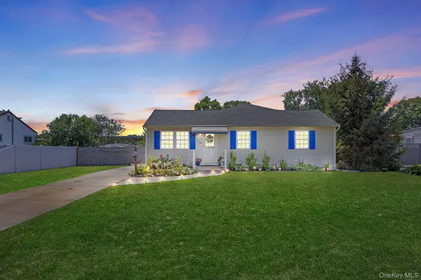 132 Garden City ST, Bay Shore, NY 11706